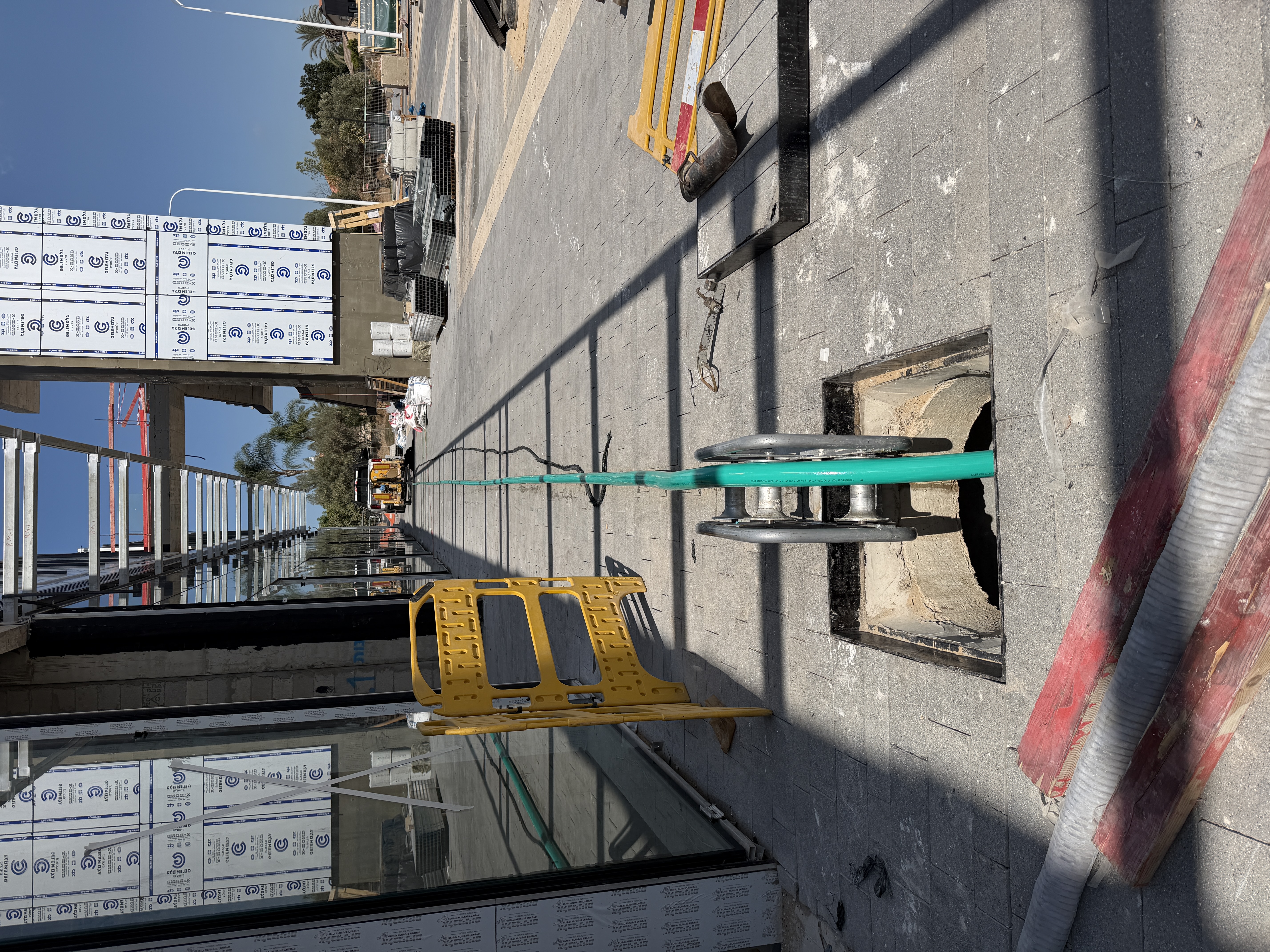 תוואי משיכת כבל במרכז המסחרי — מרכז מסחרי סלדן, גן יבנה
